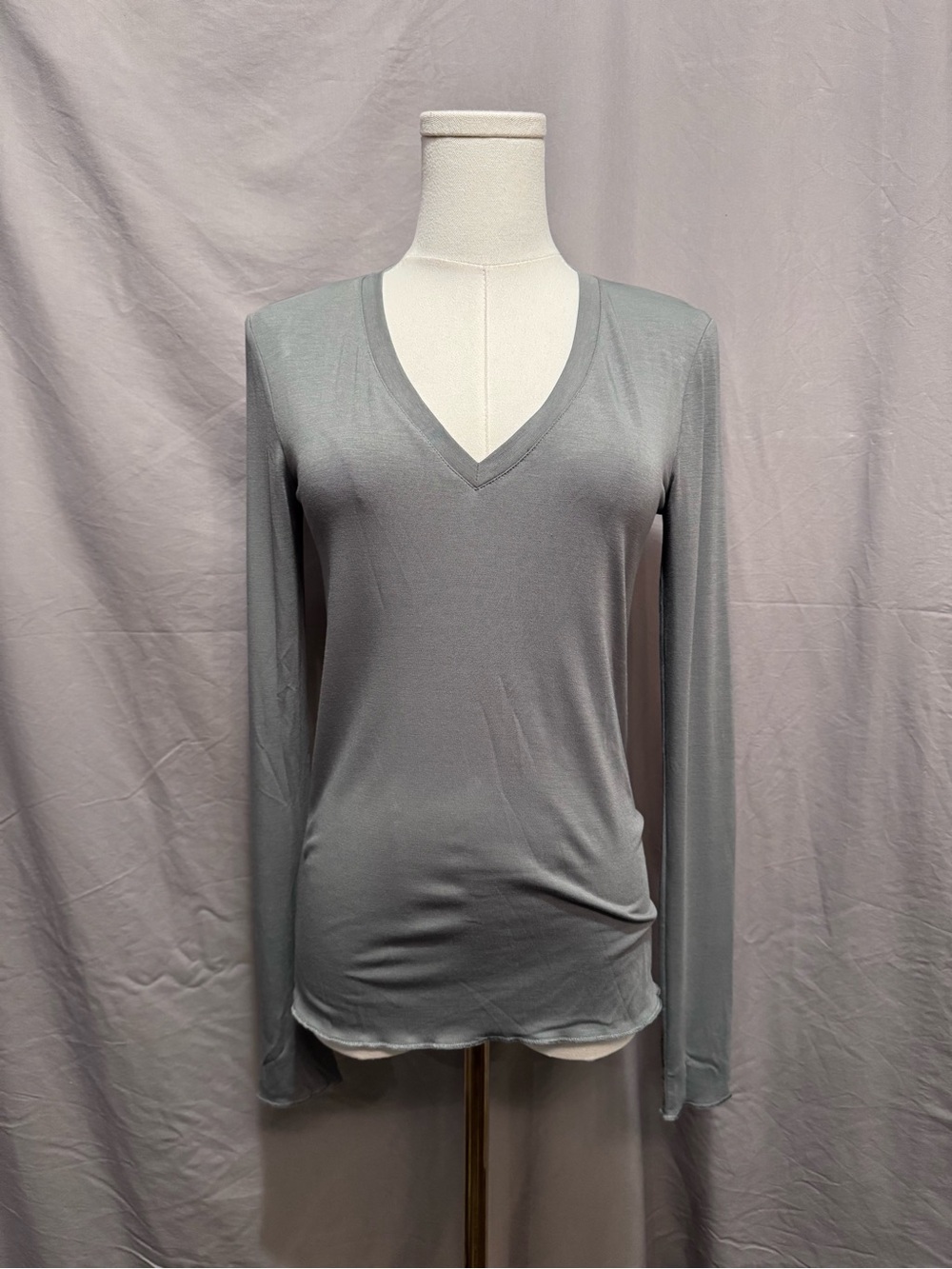 NWOT Splendid Classic V-Neck Long Sleeve Tee - Size S